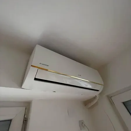 Two Bedroom In Center Apartment *